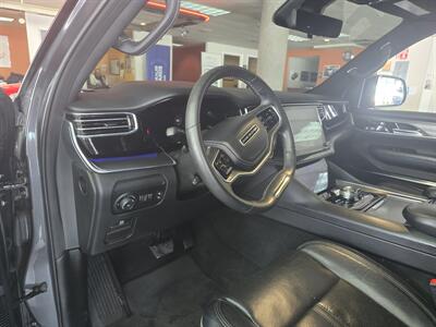 2022 Jeep Wagoneer Series II 4DR SUV 4X4   - Photo 8 - Hamilton, OH 45015