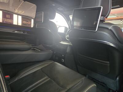 2022 Jeep Wagoneer Series II 4DR SUV 4X4   - Photo 19 - Hamilton, OH 45015