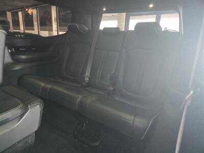 2022 Jeep Wagoneer Series II 4DR SUV 4X4   - Photo 14 - Hamilton, OH 45015