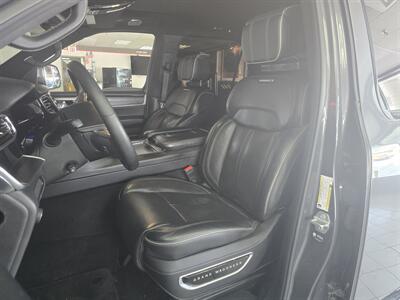 2022 Jeep Wagoneer Series II 4DR SUV 4X4   - Photo 9 - Hamilton, OH 45015