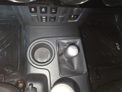 2013 Toyota FJ Cruiser Base 4DR SUV AWD   - Photo 22 - Hamilton, OH 45015