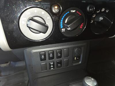 2013 Toyota FJ Cruiser Base 4DR SUV AWD   - Photo 24 - Hamilton, OH 45015