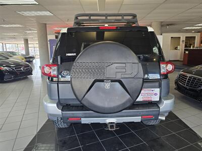 2013 Toyota FJ Cruiser Base 4DR SUV AWD   - Photo 5 - Hamilton, OH 45015