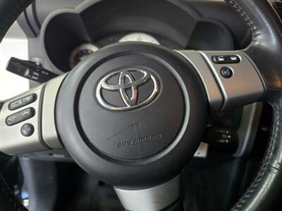2013 Toyota FJ Cruiser Base 4DR SUV AWD   - Photo 26 - Hamilton, OH 45015