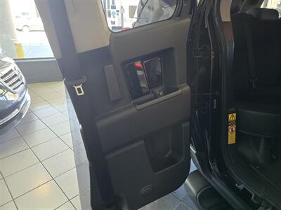 2013 Toyota FJ Cruiser Base 4DR SUV AWD   - Photo 15 - Hamilton, OH 45015