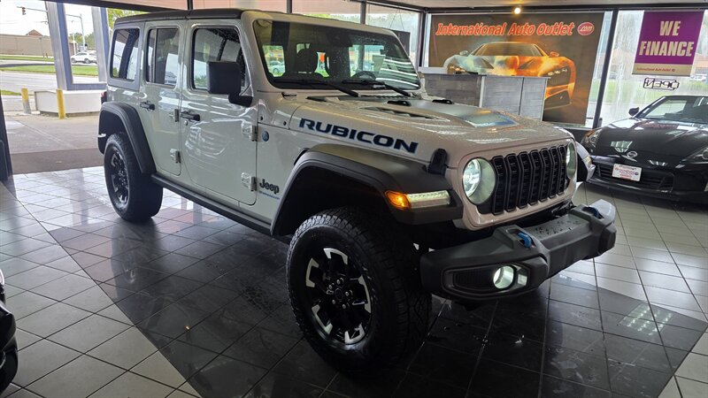 2024 Jeep Wrangler Rubicon 4xe 4DR SUV 4X4 - Photo 4 - Hamilton, OH 45015