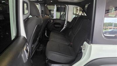 2024 Jeep Wrangler Rubicon 4xe 4DR SUV 4X4 - Photo 23 - Hamilton, OH 45015