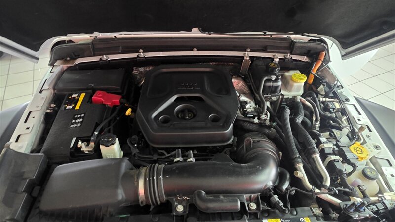 2024 Jeep Wrangler Rubicon 4xe 4DR SUV 4X4 - Photo 34 - Hamilton, OH 45015