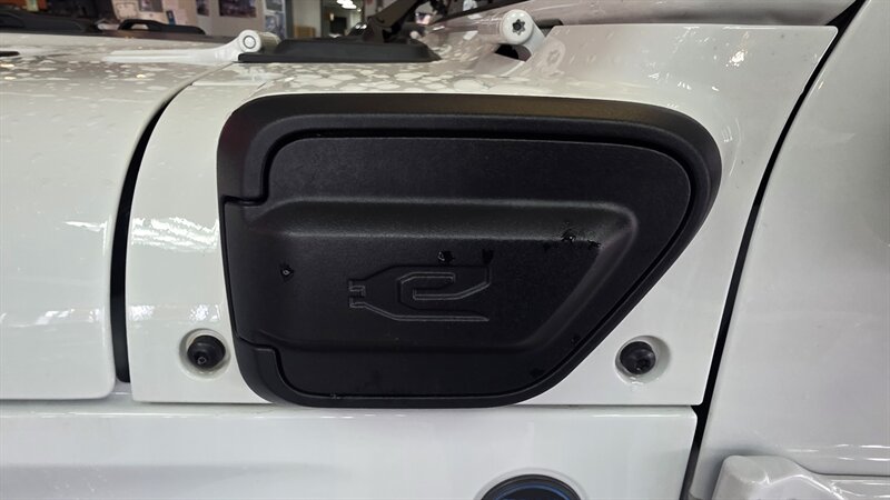 2024 Jeep Wrangler Rubicon 4xe 4DR SUV 4X4 - Photo 38 - Hamilton, OH 45015