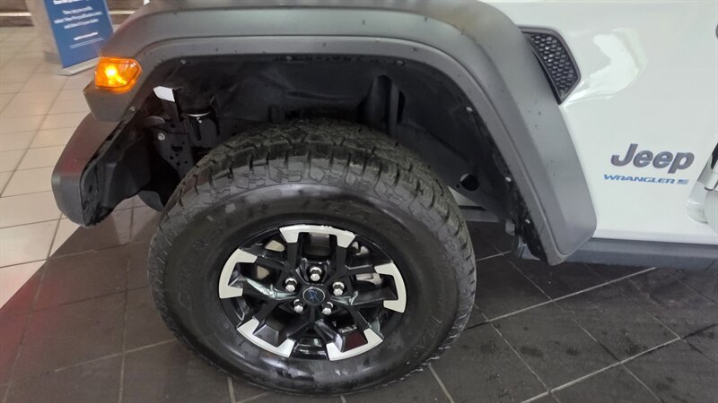 2024 Jeep Wrangler Rubicon 4xe 4DR SUV 4X4 - Photo 33 - Hamilton, OH 45015