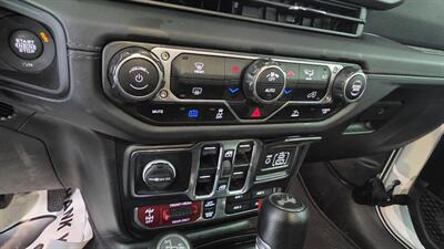 2024 Jeep Wrangler Rubicon 4xe 4DR SUV 4X4 - Photo 18 - Hamilton, OH 45015