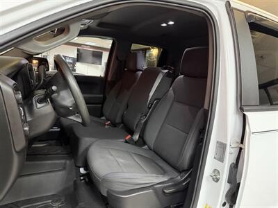 2019 Chevrolet Silverado 1500 Custom 4DR EXTENDED CAB 4X4 - Photo 10 - Hamilton, OH 45015