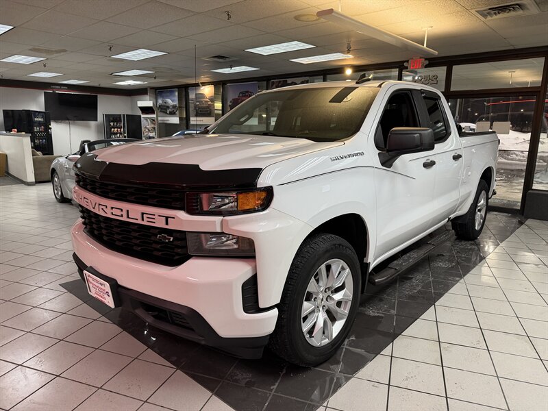 2019 Chevrolet Silverado 1500 Custom 4DR EXTENDED CAB 4X4   - Photo 1 - Hamilton, OH 45015