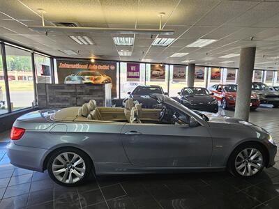 2011 BMW 328i 2DR CONVERTIBLE   - Photo 12 - Hamilton, OH 45015