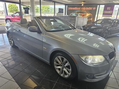 2011 BMW 328i 2DR CONVERTIBLE   - Photo 11 - Hamilton, OH 45015