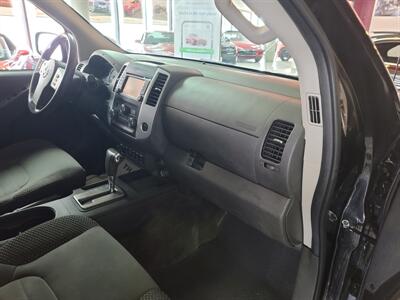 2018 Nissan Frontier PRO-4X 4DR CREWCAB 4X4   - Photo 14 - Hamilton, OH 45015