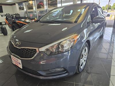 2016 Kia Forte 5 LX 4DR HATCHBACK   - Photo 2 - Hamilton, OH 45015