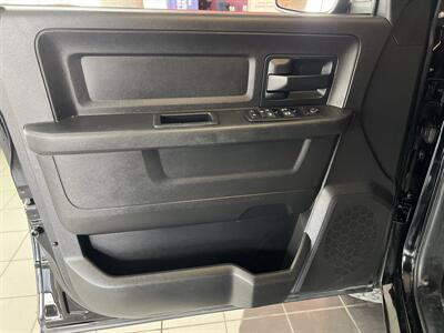 2014 RAM 1500 Express   - Photo 16 - Hamilton, OH 45015