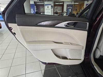 2017 Lincoln MKZ/Zephyr Reserve 4DR SEDAN AWD   - Photo 10 - Hamilton, OH 45015