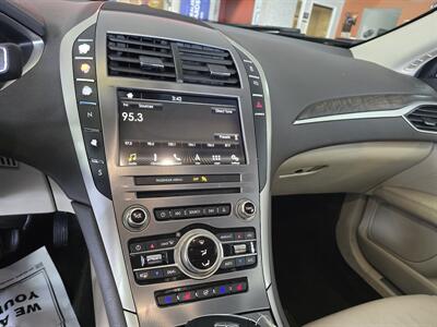 2017 Lincoln MKZ/Zephyr Reserve 4DR SEDAN AWD   - Photo 20 - Hamilton, OH 45015