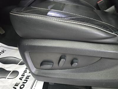 2020 Chevrolet Suburban LT   - Photo 20 - Hamilton, OH 45015