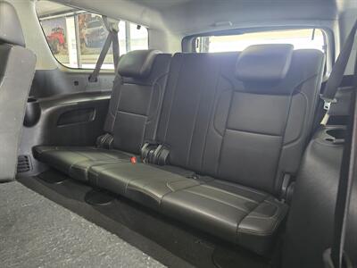 2020 Chevrolet Suburban LT   - Photo 12 - Hamilton, OH 45015