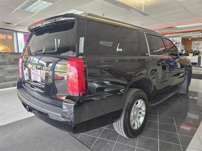 2020 Chevrolet Suburban LT   - Photo 4 - Hamilton, OH 45015