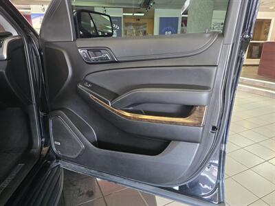 2020 Chevrolet Suburban LT   - Photo 13 - Hamilton, OH 45015
