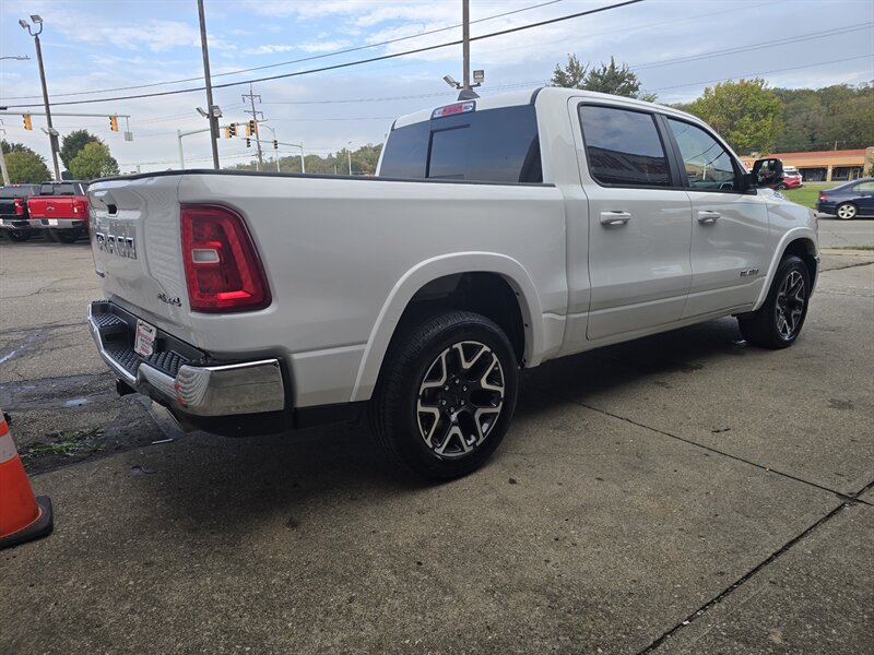 2026 RAM 1500 LARAMIE 4DR CREW CAB 4X4 - Photo 5 - Hamilton, OH 45015