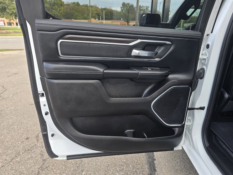 2026 RAM 1500 LARAMIE 4DR CREW CAB 4X4 - Photo 12 - Hamilton, OH 45015