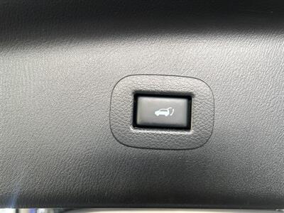 2016 INFINITI QX80   - Photo 33 - Hamilton, OH 45015
