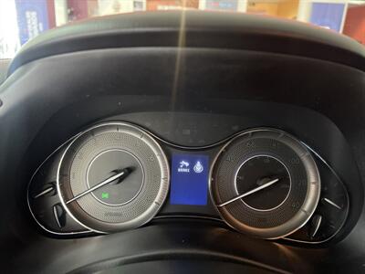 2016 INFINITI QX80   - Photo 12 - Hamilton, OH 45015