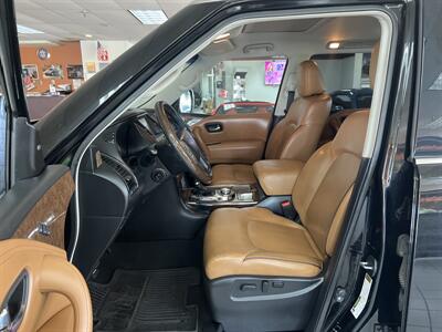 2016 INFINITI QX80   - Photo 9 - Hamilton, OH 45015