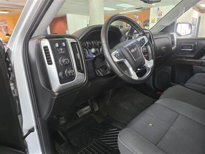 2015 GMC Sierra 1500 SLE-CREW CAB-4X4   - Photo 8 - Hamilton, OH 45015