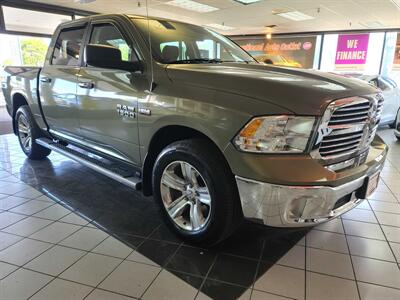 2015 RAM 1500 Big Horn/CREW CAB/HEMI/4X4   - Photo 4 - Hamilton, OH 45015