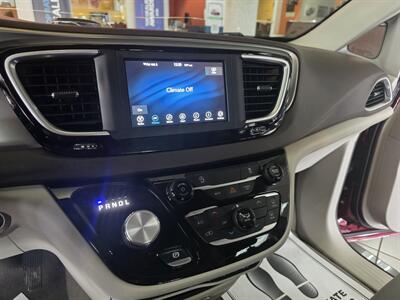 2021 Chrysler Voyager LX 4DR MINI-VAN   - Photo 22 - Hamilton, OH 45015