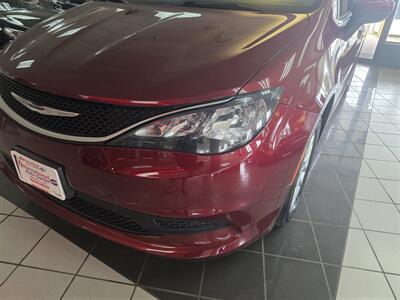 2021 Chrysler Voyager LX 4DR MINI-VAN   - Photo 7 - Hamilton, OH 45015