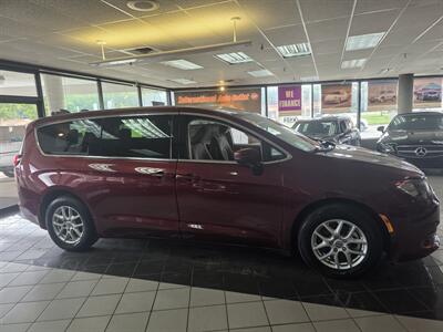 2021 Chrysler Voyager LX 4DR MINI-VAN   - Photo 5 - Hamilton, OH 45015