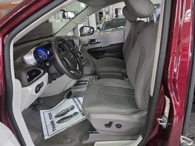 2021 Chrysler Voyager LX 4DR MINI-VAN   - Photo 10 - Hamilton, OH 45015