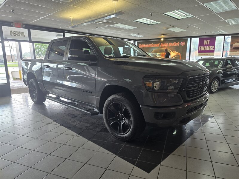 2020 RAM 1500 Big Horn/CREW CAB/4X4/V6 - Photo 2 - Hamilton, OH 45015