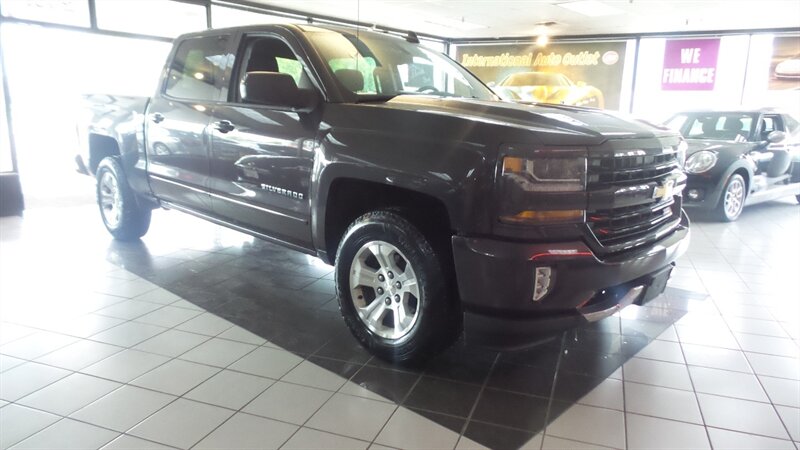 2016 Chevrolet Silverado 1500 LT-CREW CAB-4X4/Z71   - Photo 1 - Hamilton, OH 45015