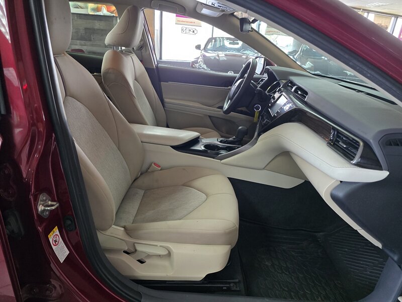 2019 Toyota Camry LE 4DR SEDAN - Photo 14 - Hamilton, OH 45015