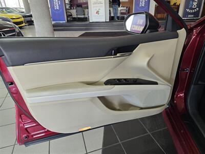 2019 Toyota Camry LE 4DR SEDAN - Photo 7 - Hamilton, OH 45015