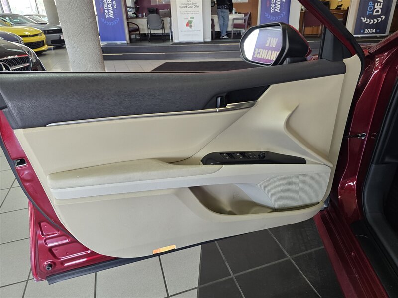 2019 Toyota Camry LE 4DR SEDAN - Photo 7 - Hamilton, OH 45015