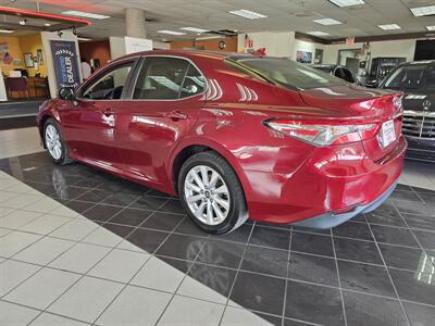 2019 Toyota Camry LE 4DR SEDAN - Photo 6 - Hamilton, OH 45015