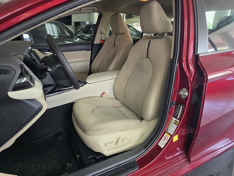 2019 Toyota Camry LE 4DR SEDAN - Photo 9 - Hamilton, OH 45015