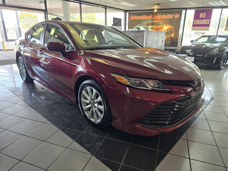 2019 Toyota Camry LE 4DR SEDAN - Photo 3 - Hamilton, OH 45015