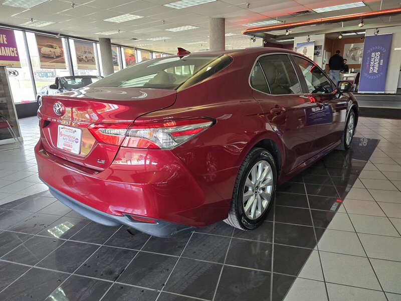 2019 Toyota Camry LE 4DR SEDAN - Photo 4 - Hamilton, OH 45015