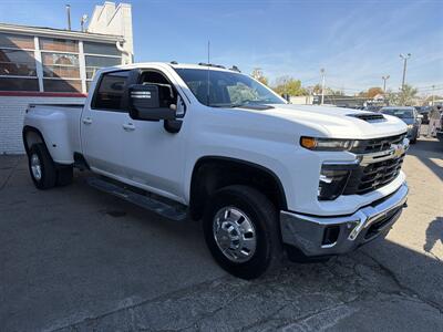 2025 Chevrolet Silverado 3500 LT 4DR CREW 4X4 /DUALLY/DIESEL - Photo 4 - Hamilton, OH 45015