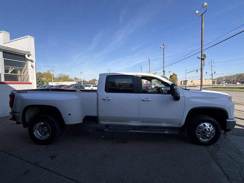 2025 Chevrolet Silverado 3500 LT 4DR CREW 4X4 /DUALLY/DIESEL - Photo 5 - Hamilton, OH 45015